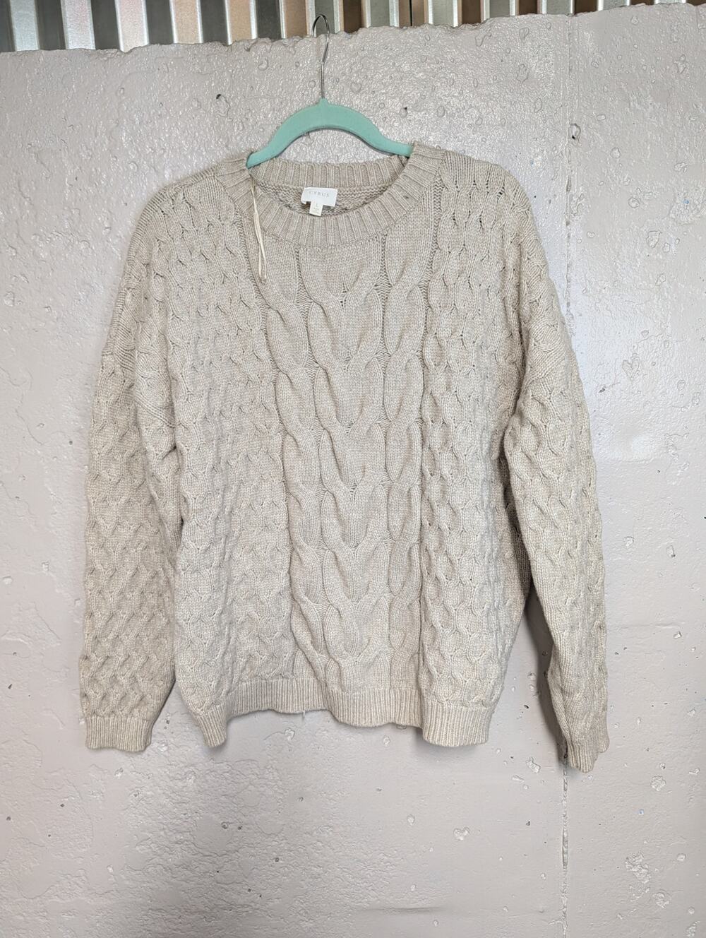 Cyrus Oatmeal Cable Knit Fisherman Sweater Large Cozy Chunky Crewneck